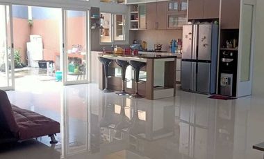 rumah cantik minimalis 2 lantai di sepinggan pratama