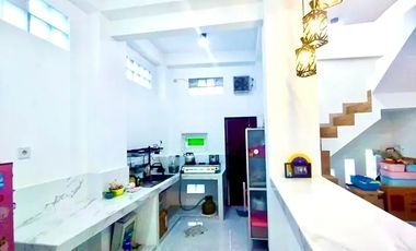 RUMAH 2 LANTAI SIAP HUNI DEPAN AKMIL MAGELANG