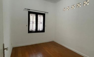 Rumah Bagus 2 Lantai di Kota Baru Parahyangan