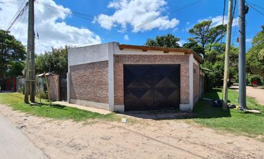 Excelente casa y Lote en esquina de avenida