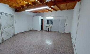 Excelente casa y Lote en esquina de avenida