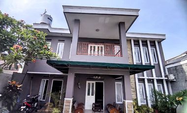 Rumah mewah 2 lantai di serengan solo bonus furnish
