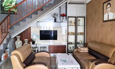 Rumah mewah 2 lantai di serengan solo bonus furnish