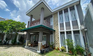 Rumah mewah 2 lantai di serengan solo bonus furnish