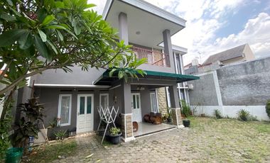 Rumah mewah 2 lantai di serengan solo bonus furnish