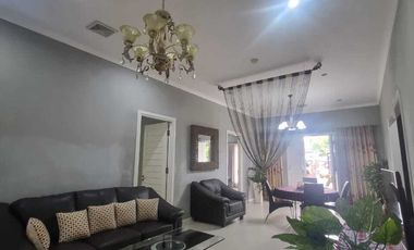 DIJUAL RUMAH BESAR DENGAN KOLAM RENANG