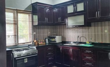 DIJUAL RUMAH BESAR DENGAN KOLAM RENANG