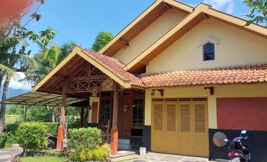 Dijual rumah Villa asri tanah luas, sdh siap huni,  di Kota Magelang