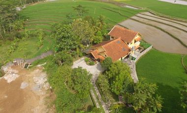 Dijual rumah Villa asri tanah luas, sdh siap huni,  di Kota Magelang