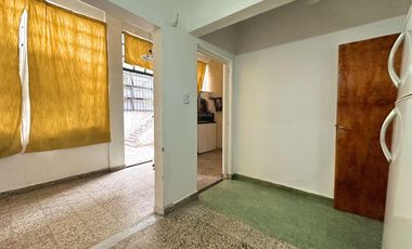 Casa de 3 ambientes con patio + Deposito