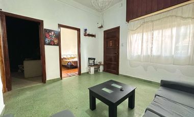 Casa de 3 ambientes con patio + Deposito
