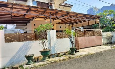 rumah huk Bisa semi Kantor dekat jalur busway dan tidak banjit