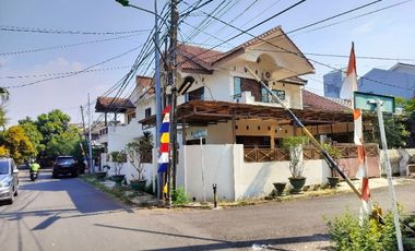 rumah huk Bisa semi Kantor dekat jalur busway dan tidak banjit