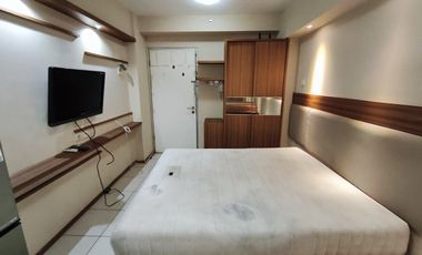 Sewa  Studio Furnish View Kolam Apartemen Green Bay Pluit Jakarta Utara apartemen greenbay