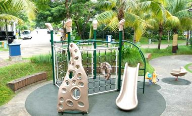 Quantum Serenia Hills Hadap Taman Fasilitas Swimmingpool Gym clubhouse