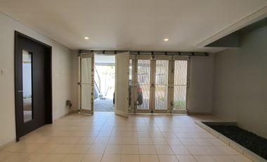 Quantum Serenia Hills Hadap Taman Fasilitas Swimmingpool Gym clubhouse