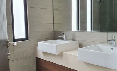 Quantum Serenia Hills Hadap Taman Fasilitas Swimmingpool Gym clubhouse