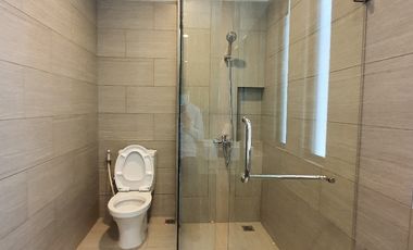 Quantum Serenia Hills Hadap Taman Fasilitas Swimmingpool Gym clubhouse