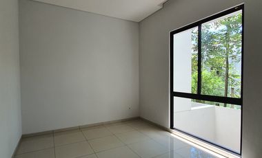 Quantum Serenia Hills Hadap Taman Fasilitas Swimmingpool Gym clubhouse