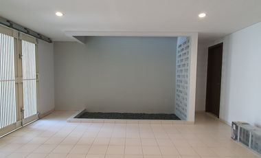 Quantum Serenia Hills Hadap Taman Fasilitas Swimmingpool Gym clubhouse