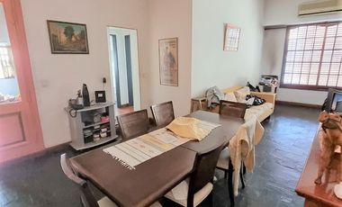 Casa de 5 ambientes en Venta en Chacarita