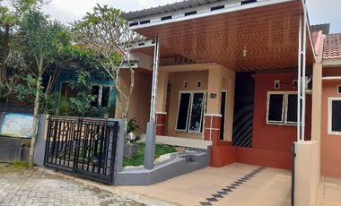 DISEWAKAN RUMAH BANYUMANIK SEMARANG, VIEW GUNUNG DEKAT EXIT TOL UNGARAN/ BANYUMANIK, SMA4, KODAM, RS. HERMINA. COCOK UNTUK KANTOR & RUMAH TANGGA