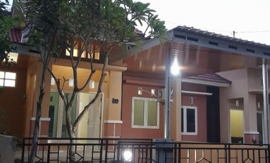 DISEWAKAN RUMAH BANYUMANIK SEMARANG, VIEW GUNUNG DEKAT EXIT TOL UNGARAN/ BANYUMANIK, SMA4, KODAM, RS. HERMINA. COCOK UNTUK KANTOR & RUMAH TANGGA