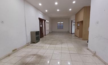 DIJUAL RUMAH BAGUS LOKASI STRATEGIS DI JALAN TRIKORA SAMPING RS BUNDA