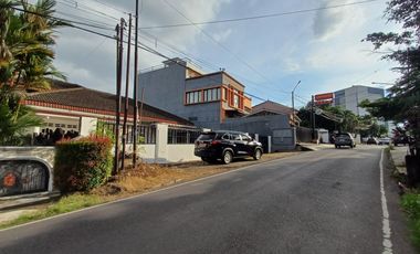 DIJUAL RUMAH BAGUS LOKASI STRATEGIS DI JALAN TRIKORA SAMPING RS BUNDA