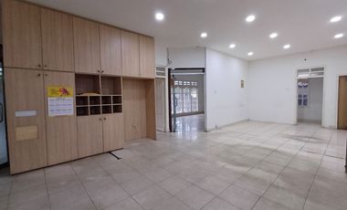 DIJUAL RUMAH BAGUS LOKASI STRATEGIS DI JALAN TRIKORA SAMPING RS BUNDA