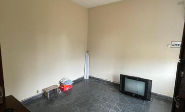 Excelente Casa a una cuadra de la estación de Glew.