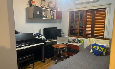 AMPLIO GALPÓN Y HERMOSA CASA EN PLANTA ALTA