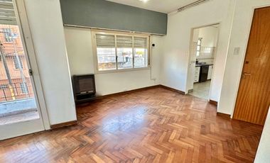 Departamento de 3 ambientes con 2 balcones