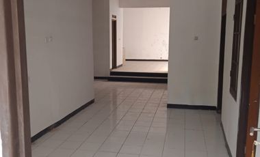 Disewa Rumah Terawat Nyaman di Taman Kopo Indah I