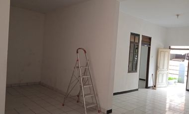 Disewa Rumah Terawat Nyaman di Taman Kopo Indah I