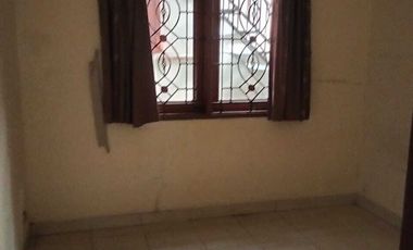 isewa rumah Rapih siap huni di Tebet Barat Jakarta Selatan