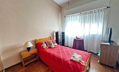 CASA LOTE PROPIO DE 5 AMBIENTES PROXIMO A GRAL PAZ