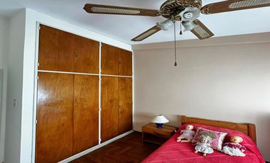 CASA LOTE PROPIO DE 5 AMBIENTES PROXIMO A GRAL PAZ