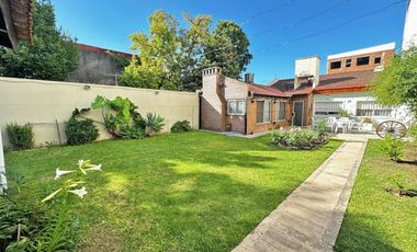 CASA LOTE PROPIO DE 5 AMBIENTES PROXIMO A GRAL PAZ