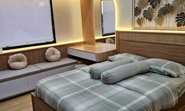 Rumah 3 Lantai Pinggir Jalan Utama Depan Kampus