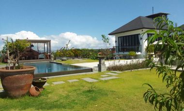 DIJUAL VILLA MEWAH 2 LANTAI KAWASAN KUTA SELATAN ADA KOLAM RENANG