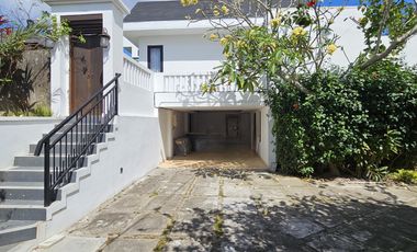 DIJUAL VILLA 2 LANTAI KAWASAN PECATU KUTA SELATAN NICE VIEW