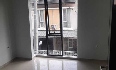 Dijual rumah di Merkurius Margahayu