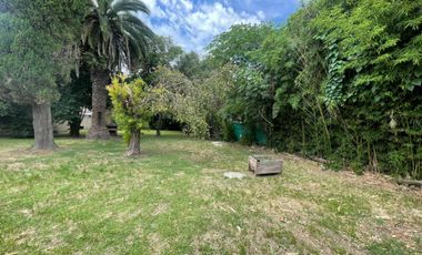 Excelente casa sobre Mitre