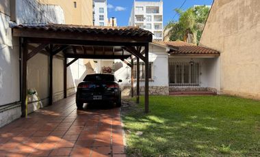 HERMOSA CASA  4 AMBIENTES CON COCHERA