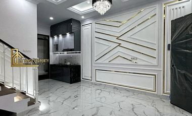 Rumah mewah harga murah  di jakarta selatan dekat pintu tol cilandak