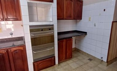 CASA 4 AMB CON GARAGE Y QUINCHO