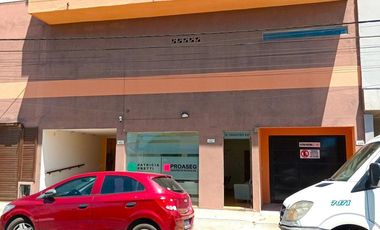 Muy buena cochera en edificio residencial