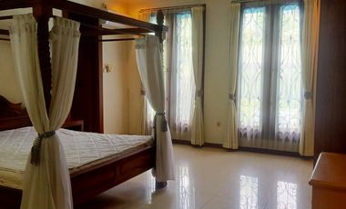 Dijual Rumah Lux  1 lantai   full furnished dengan kolam renang