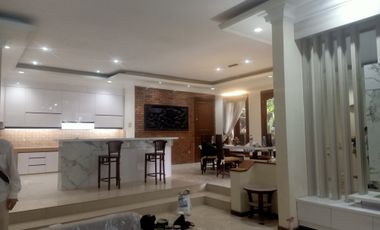Dijual Rumah Lux  1 lantai   full furnished dengan kolam renang